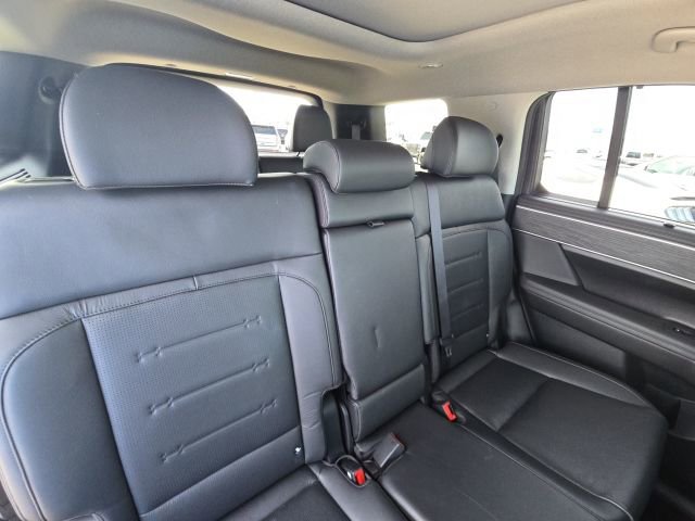 Used 2024 Hyundai Santa Fe Limited image 17