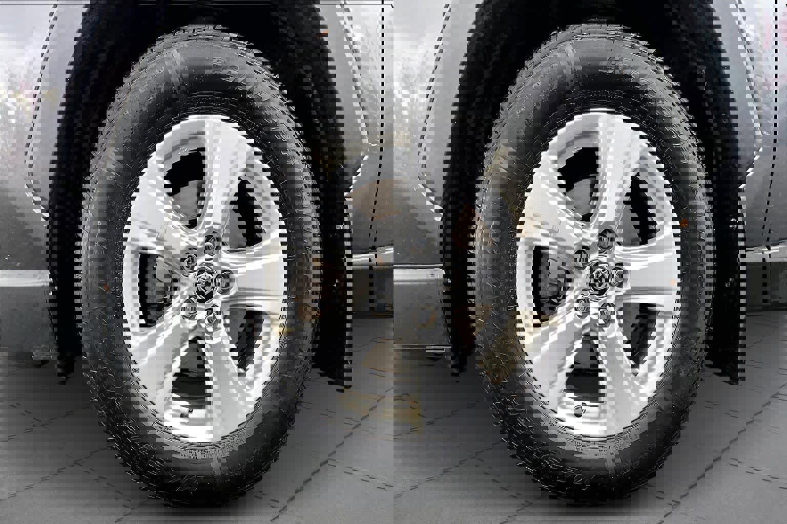 Used 2020 Toyota RAV4 XLE w/ Convenience Package image 10