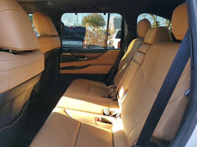 Used 2025 Lexus LX 600 4WD w/ Luxury Package image 9