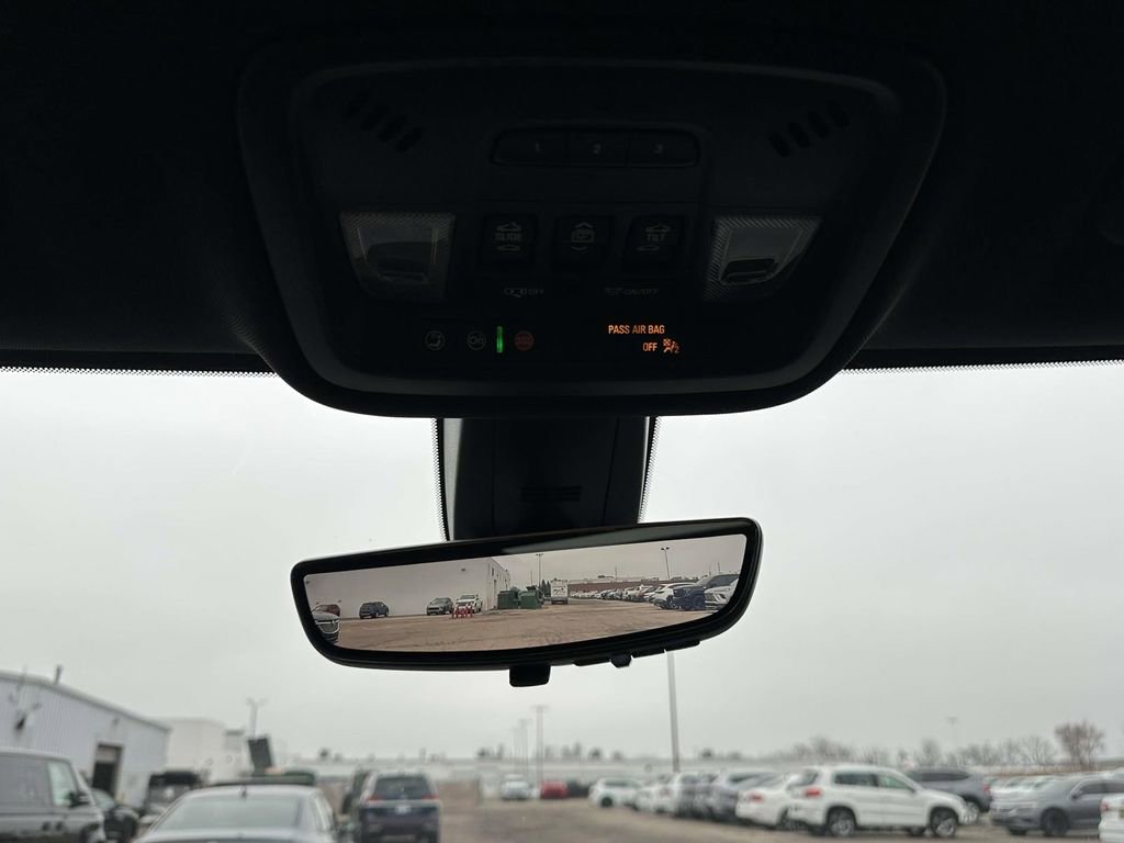 Certified 2023 Chevrolet Traverse LT w/ LT Premium Package image 34