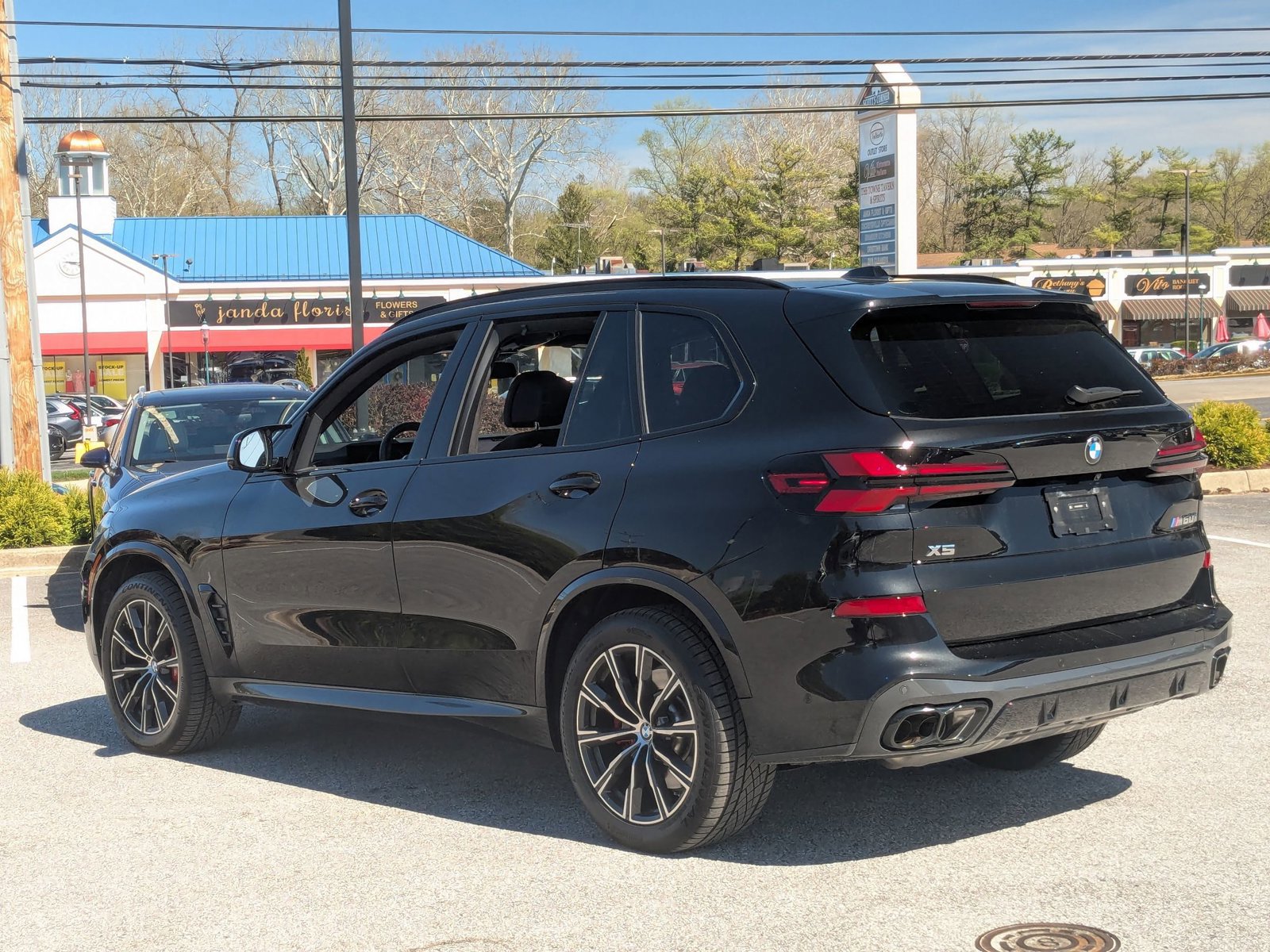 Used 2025 BMW X5 M60i w/ Executive Package AWD/4WD video 3
