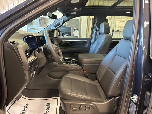 Used 2025 Chevrolet Tahoe Z71 w/ Z71 Off-Road Package AWD/4WD image 10