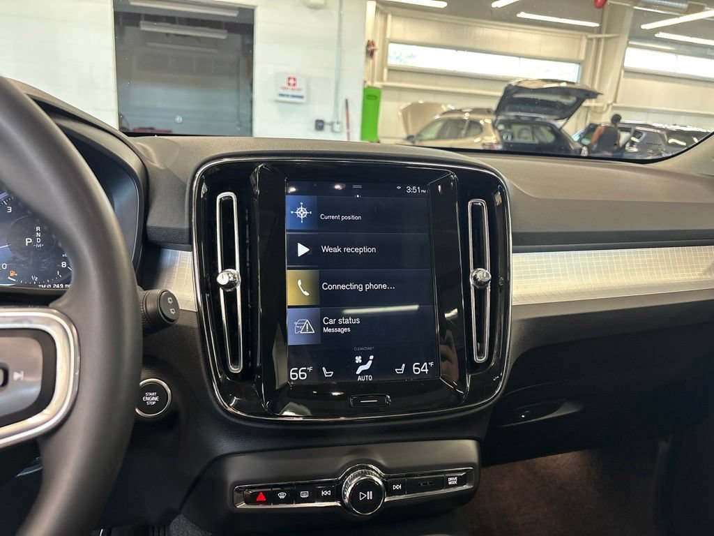 Used 2020 Volvo XC40 T5 Momentum w/ Protection Package AWD/4WD image 14