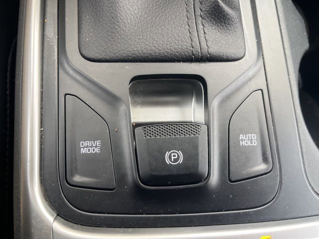 Used 2025 Kia Carnival image 21