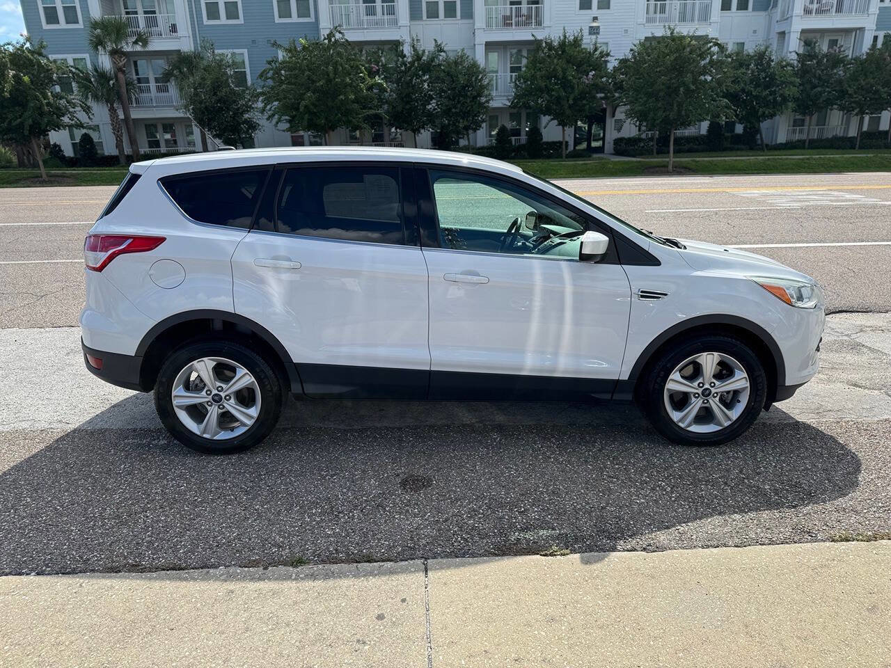 Used 2014 Ford Escape SE image 9
