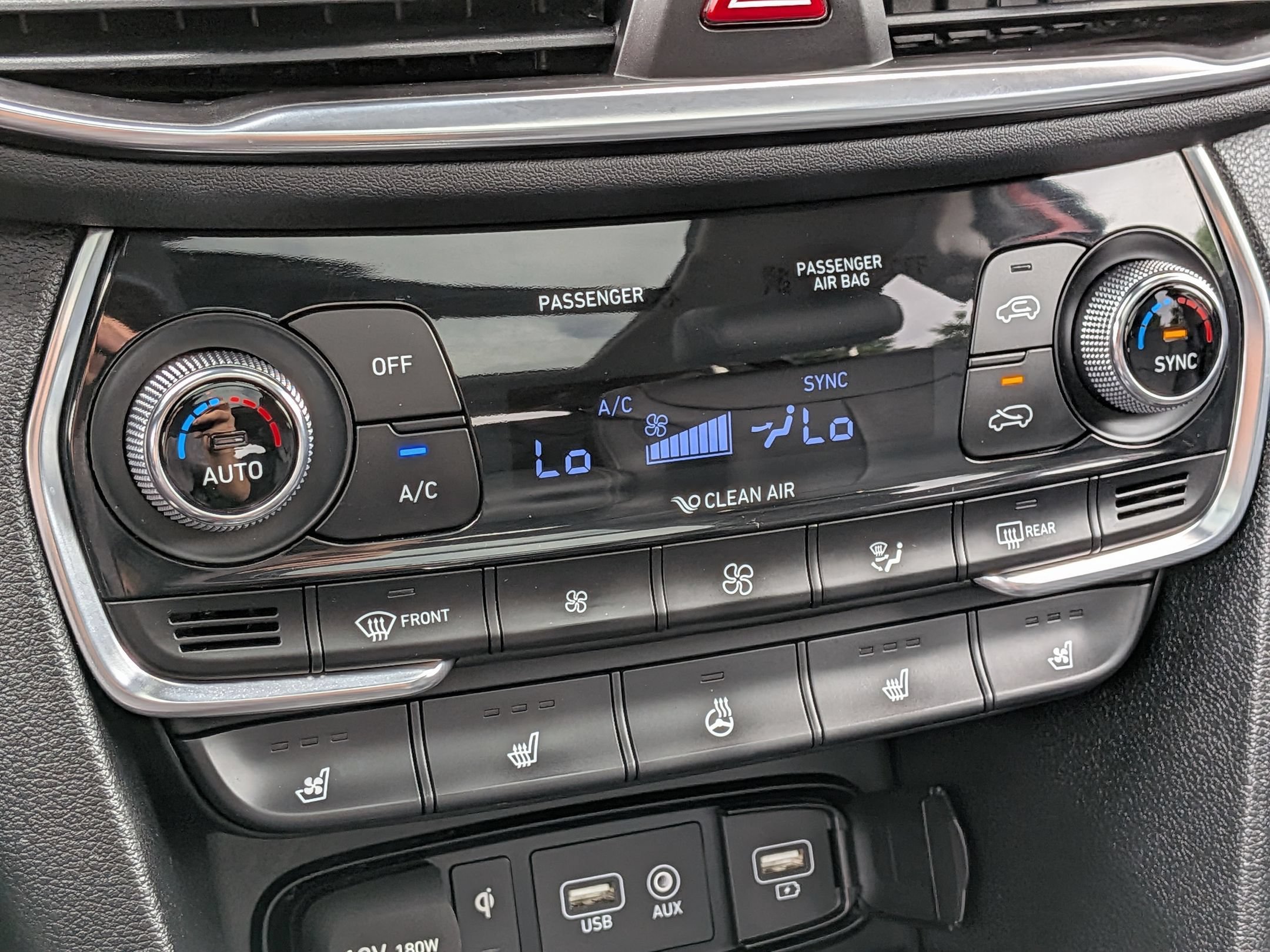Used 2019 Hyundai Santa Fe AWD image 19