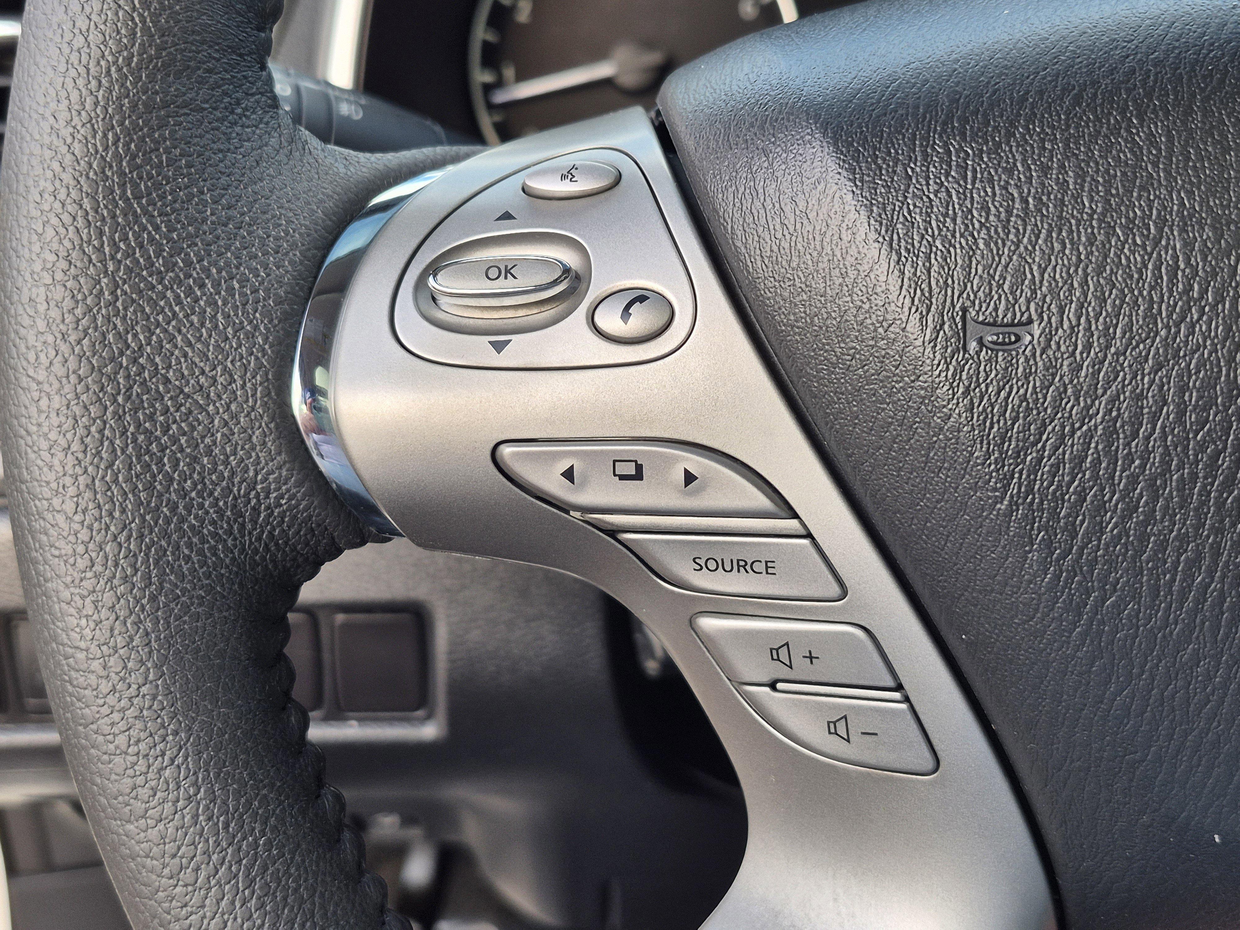 Used 2016 Nissan Murano Platinum w/ Platinum Technology Package FWD image 32