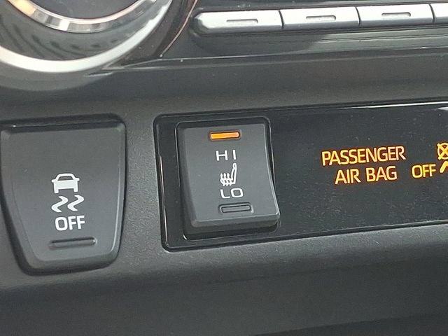 Used 2019 Toyota RAV4 Limited FWD image 25