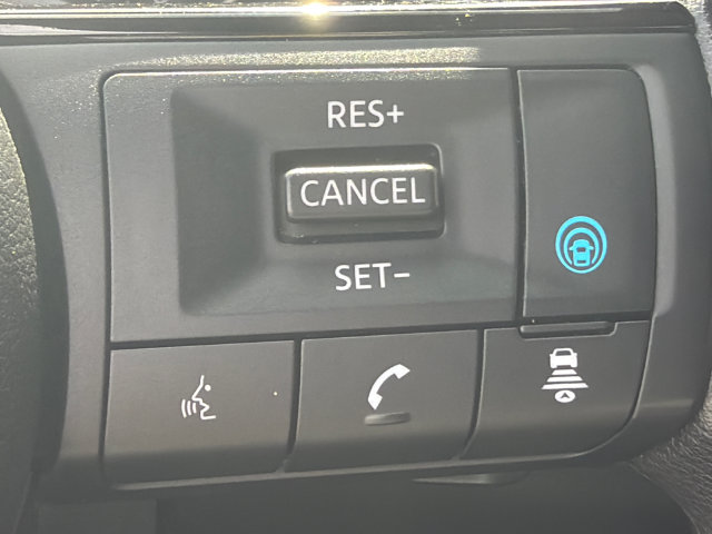 Used 2023 Nissan Rogue SV FWD image 25