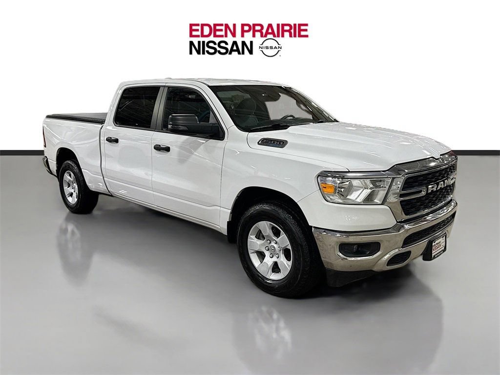 Used 2023 RAM 1500 Big Horn AWD/4WD image 3