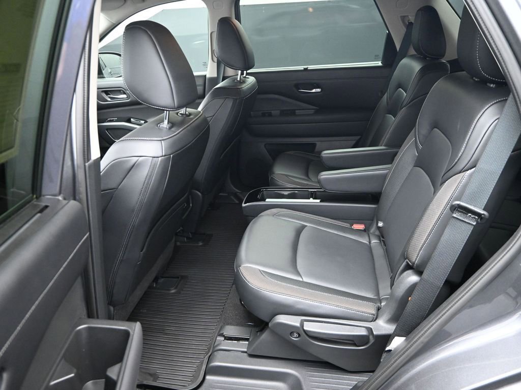 Used 2024 Nissan Pathfinder SL w/ SL Premium Package image 12