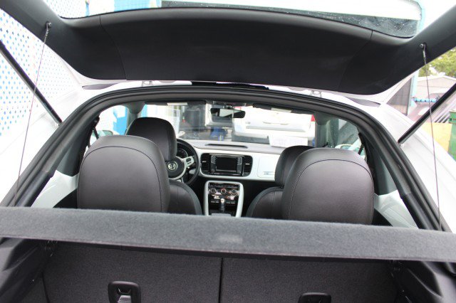 Used 2019 Volkswagen Beetle 2.0T SE w/ SE Premium Package FWD image 7
