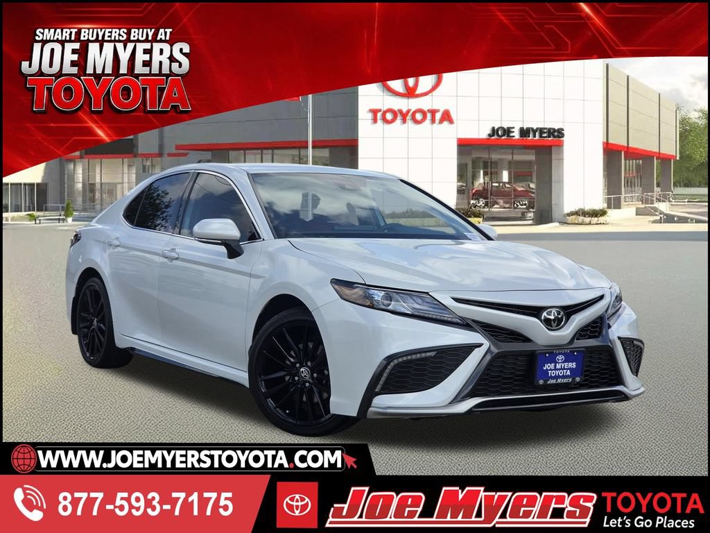 Used 2024 Toyota Camry XSE FWD image 1