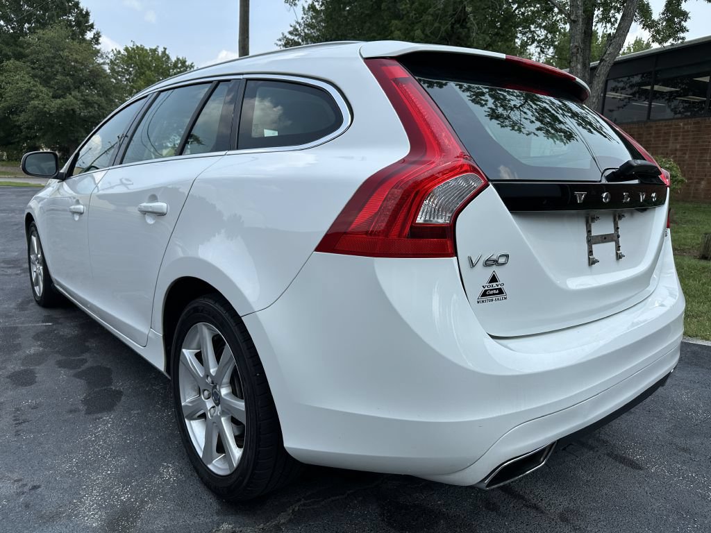 Used 2017 Volvo V60 T5 Premier w/ Convenience Package FWD image 3