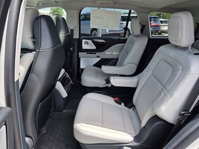 New 2026 Lincoln Aviator Reserve w/ Luxury Package RWD image 7