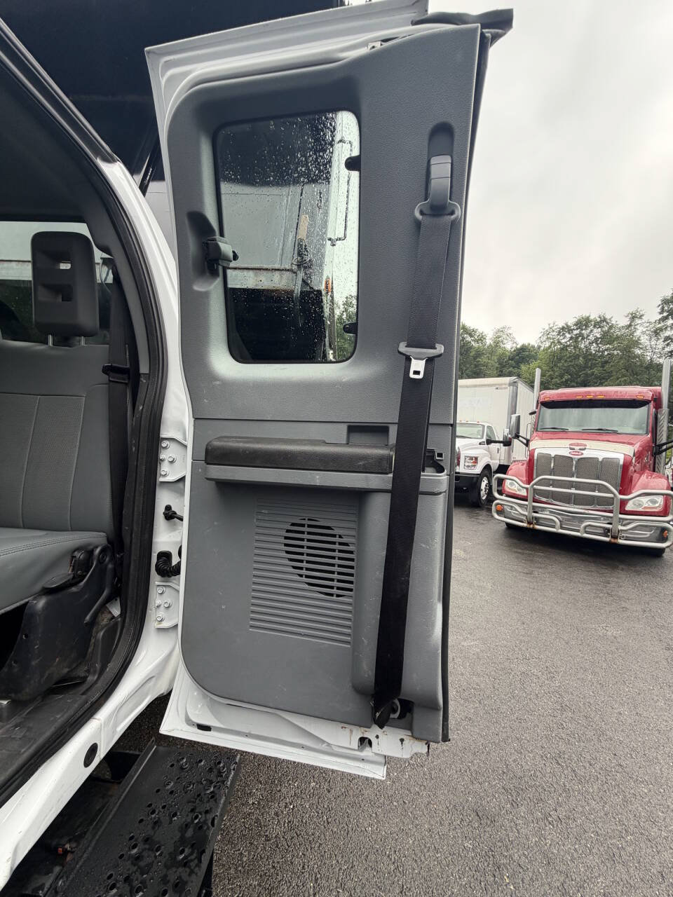 Used 2017 Ford F650 2WD SuperCab Super Duty image 46