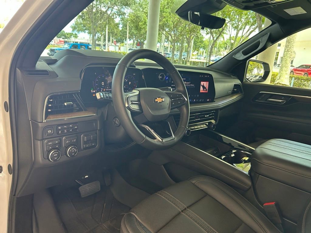 Used 2025 Chevrolet Tahoe High Country AWD/4WD image 6
