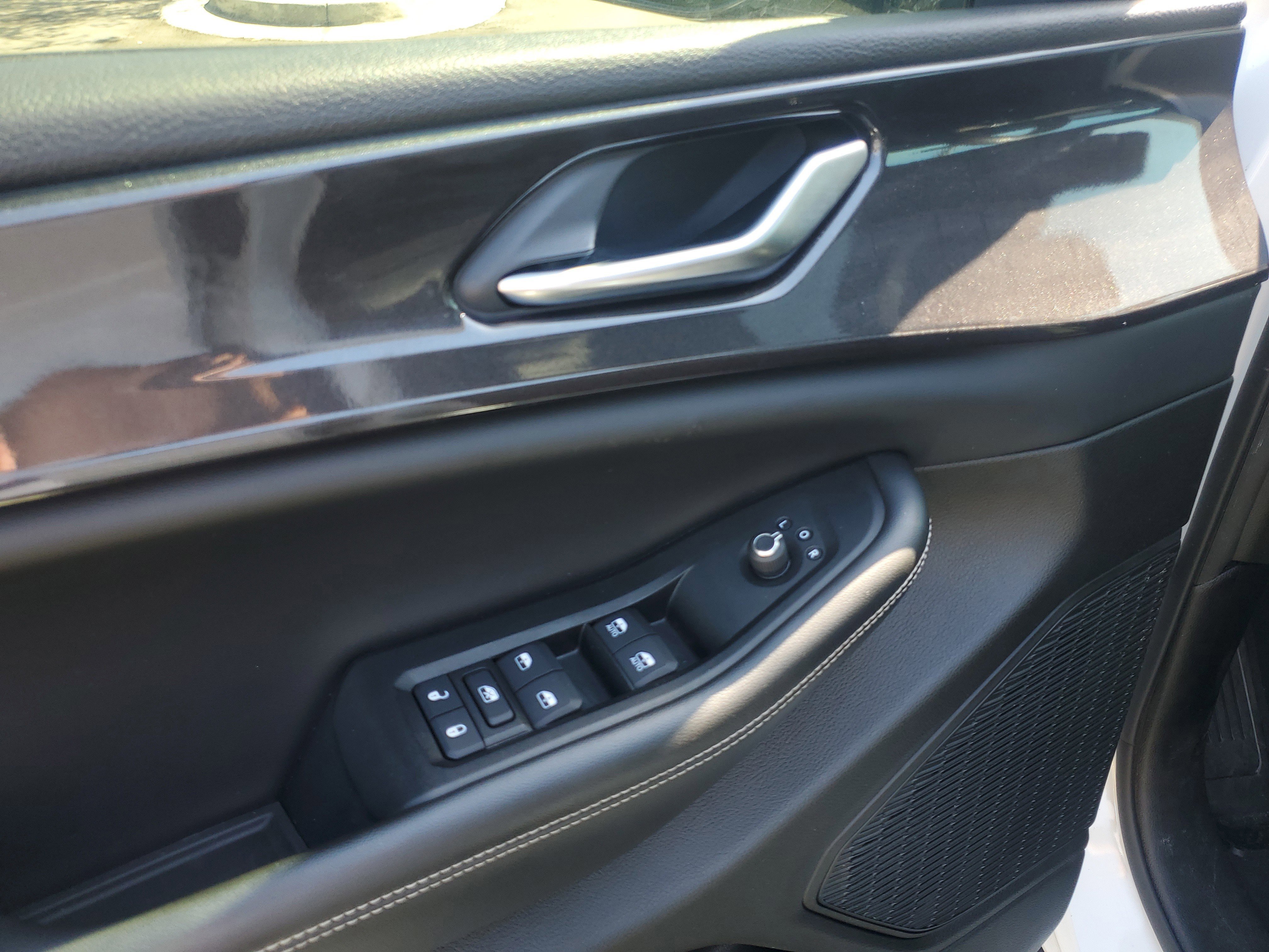 Used 2023 Jeep Grand Cherokee Altitude image 11