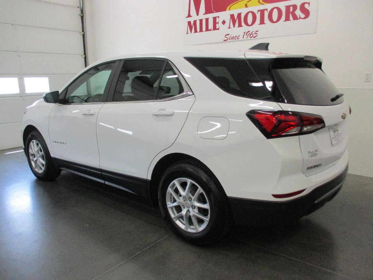 Used 2023 Chevrolet Equinox LT w/ Driver Convenience Package AWD/4WD image 4