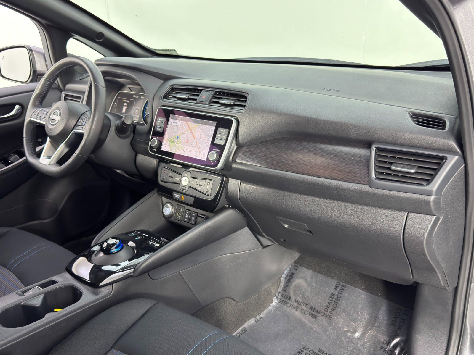 Used 2025 Nissan Leaf SV Plus image 13