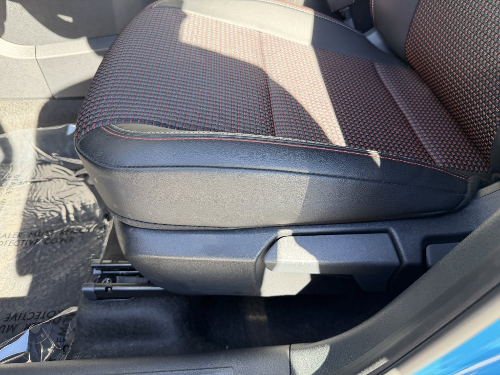 Used 2025 Nissan Kicks SR FWD image 30