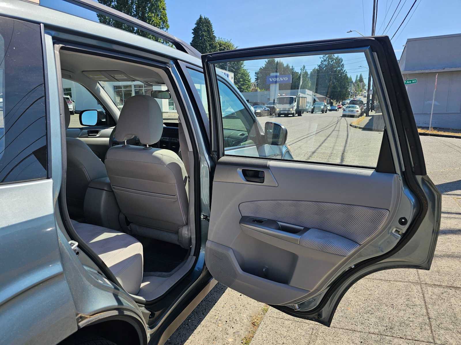 Used 2010 Subaru Forester 2.5X AWD/4WD image 13