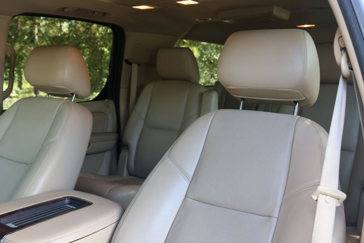 Used 2012 Cadillac Escalade ESV Premium AWD/4WD image 30