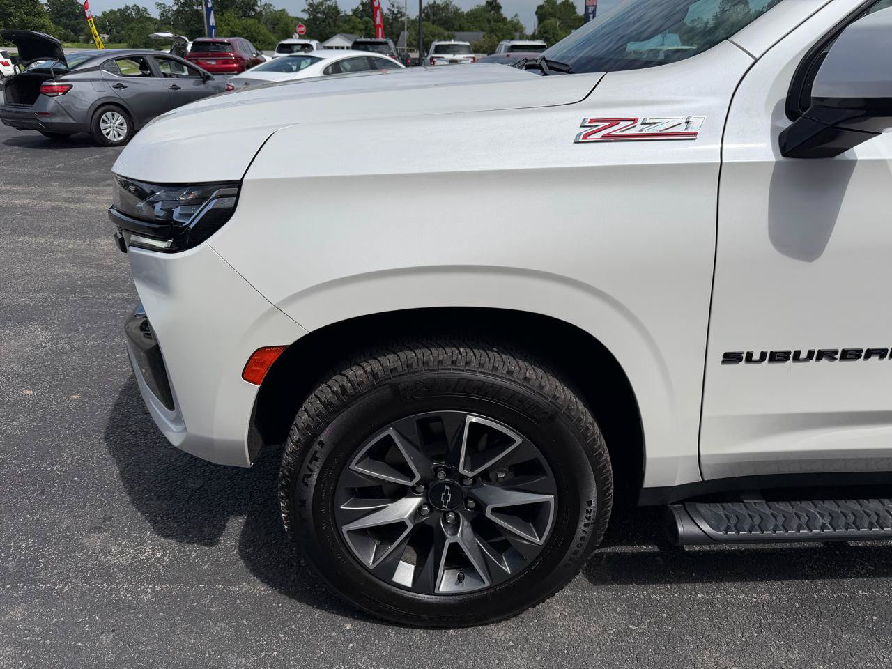 Used 2023 Chevrolet Suburban Z71 AWD/4WD image 12