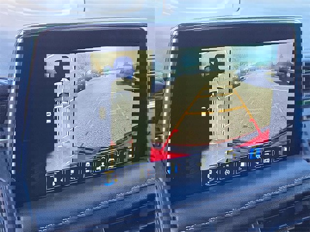 Used 2024 GMC Yukon XL AT4 image 17