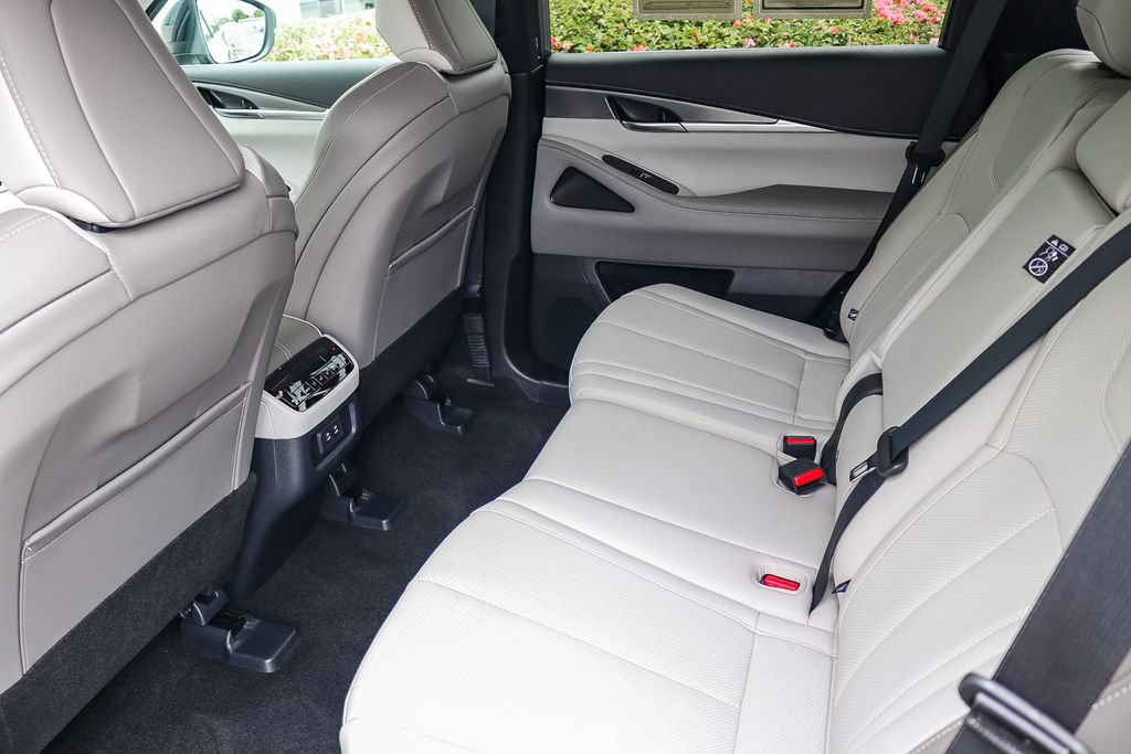 Certified 2026 INFINITI QX60 Pure w/ Cargo Package FWD image 18