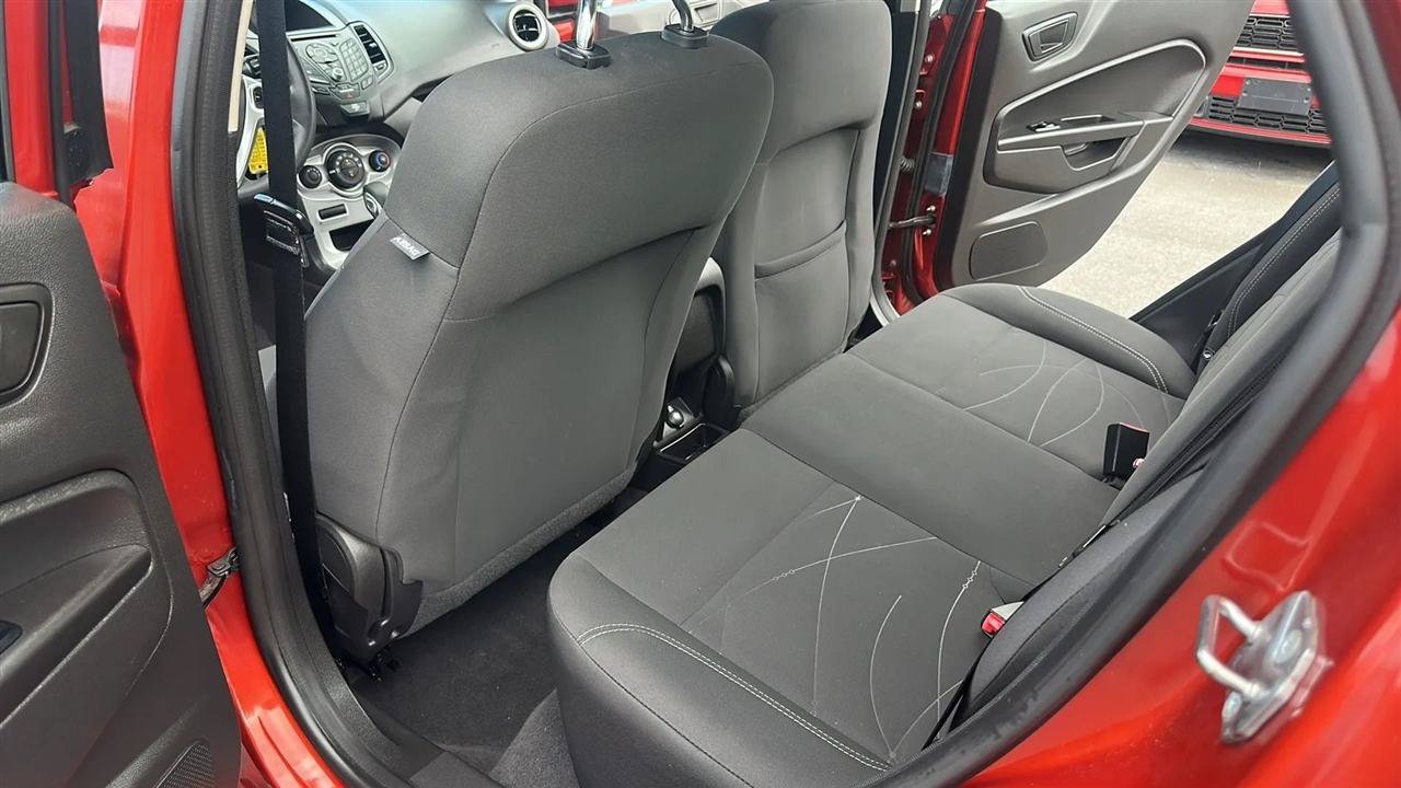 Used 2018 Ford Fiesta SE FWD image 28