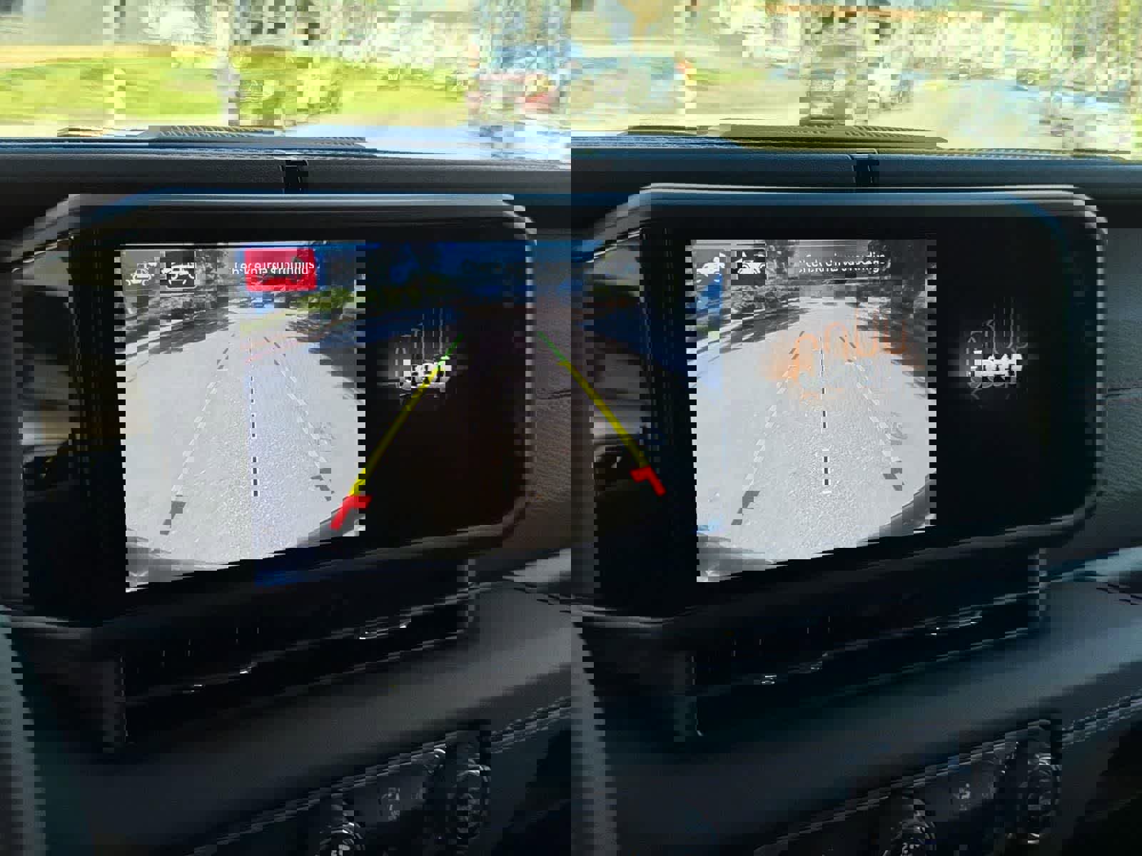 Used 2024 Jeep Wrangler Unlimited Rubicon w/ Technology Group image 17