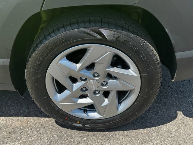 Used 2024 Hyundai Kona SE FWD image 11