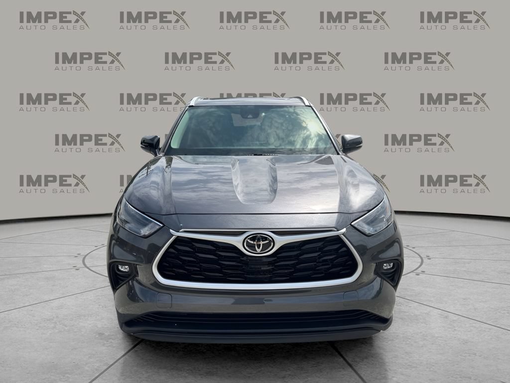 Used 2022 Toyota Highlander XLE FWD image 8