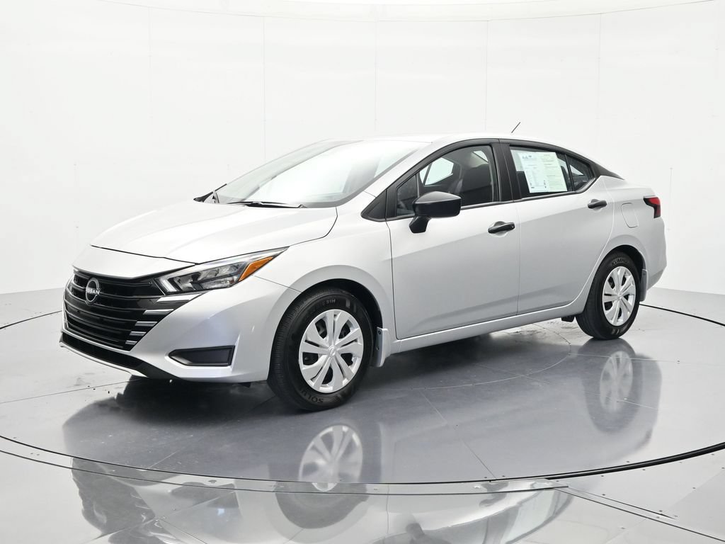 Used 2025 Nissan Versa S FWD image 1