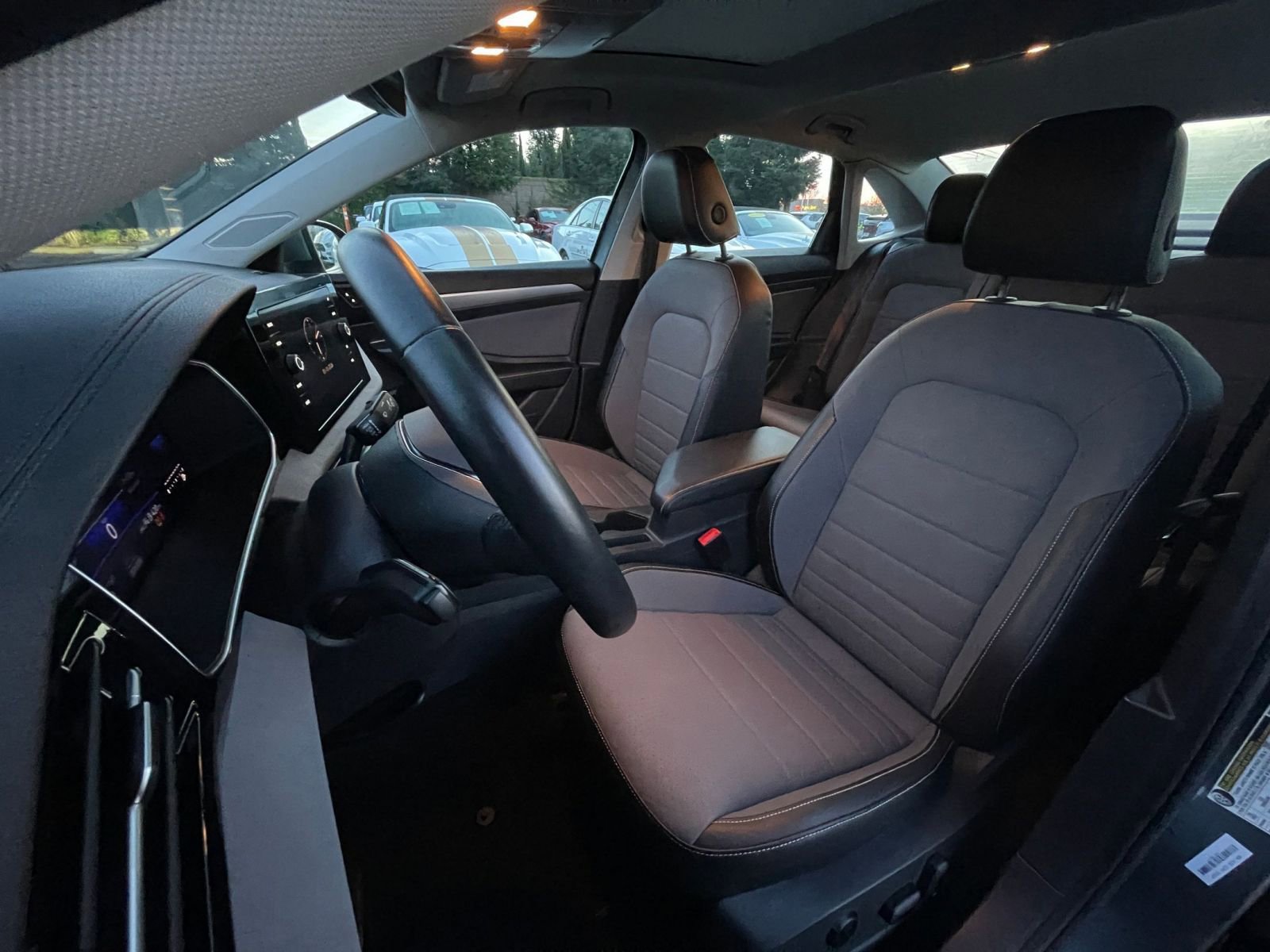 Used 2025 Volkswagen Jetta SE image 36