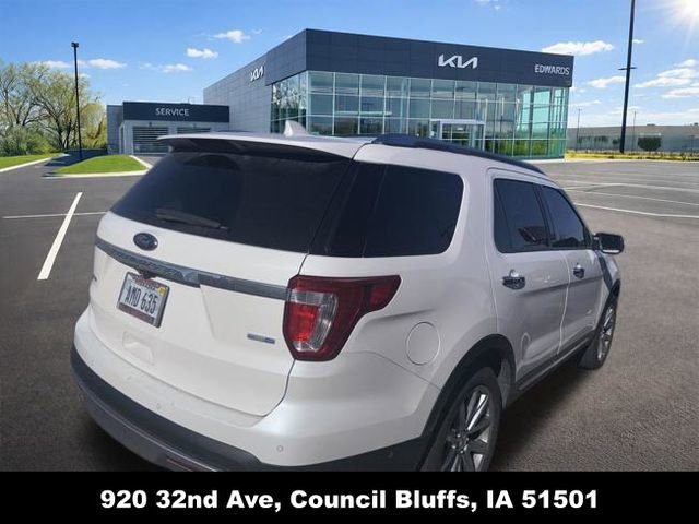 Used 2017 Ford Explorer Limited w/ Equipment Group 301A AWD/4WD image 3