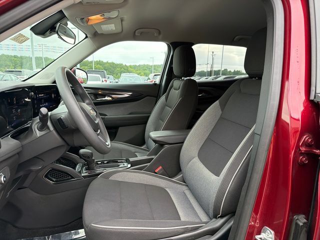 Used 2025 Chevrolet TrailBlazer LT AWD/4WD image 10
