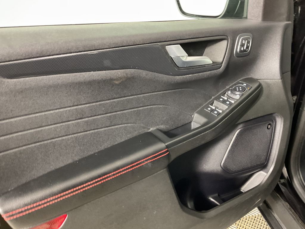 Used 2023 Ford Escape ST-Line Select w/ Tech Pack #2 image 17
