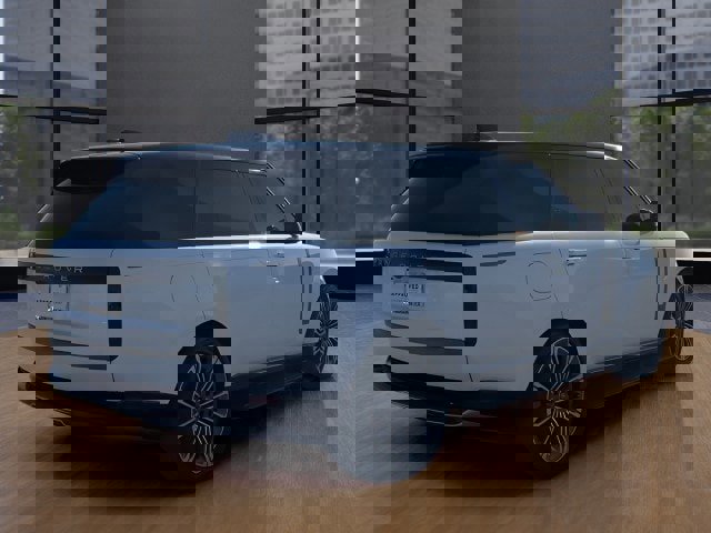 Used 2024 Land Rover Range Rover Long Wheelbase SE image 5