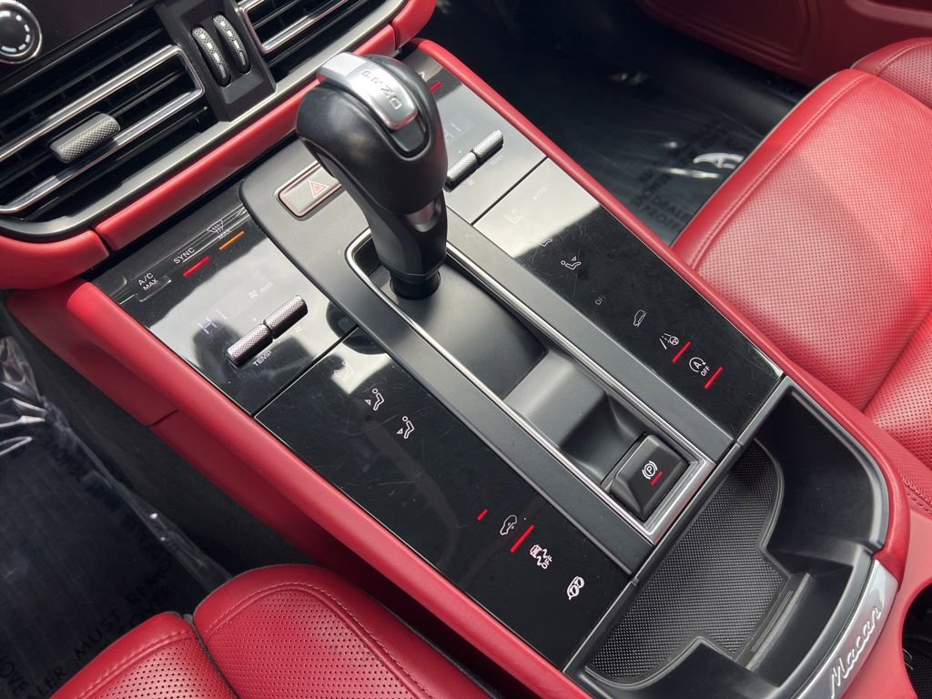Used 2024 Porsche Macan GTS AWD/4WD image 18