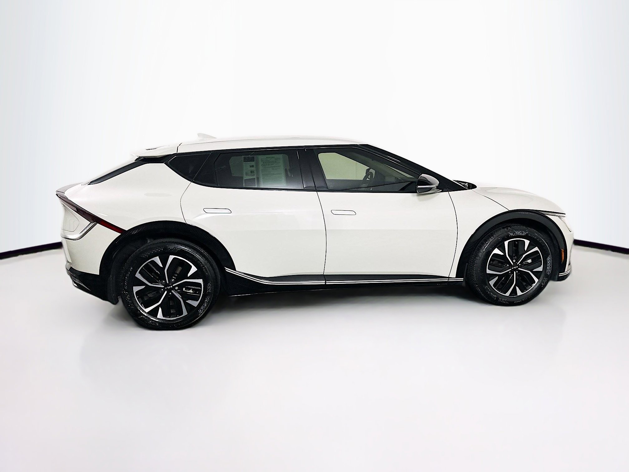 Used 2023 Kia EV6 Wind image 10