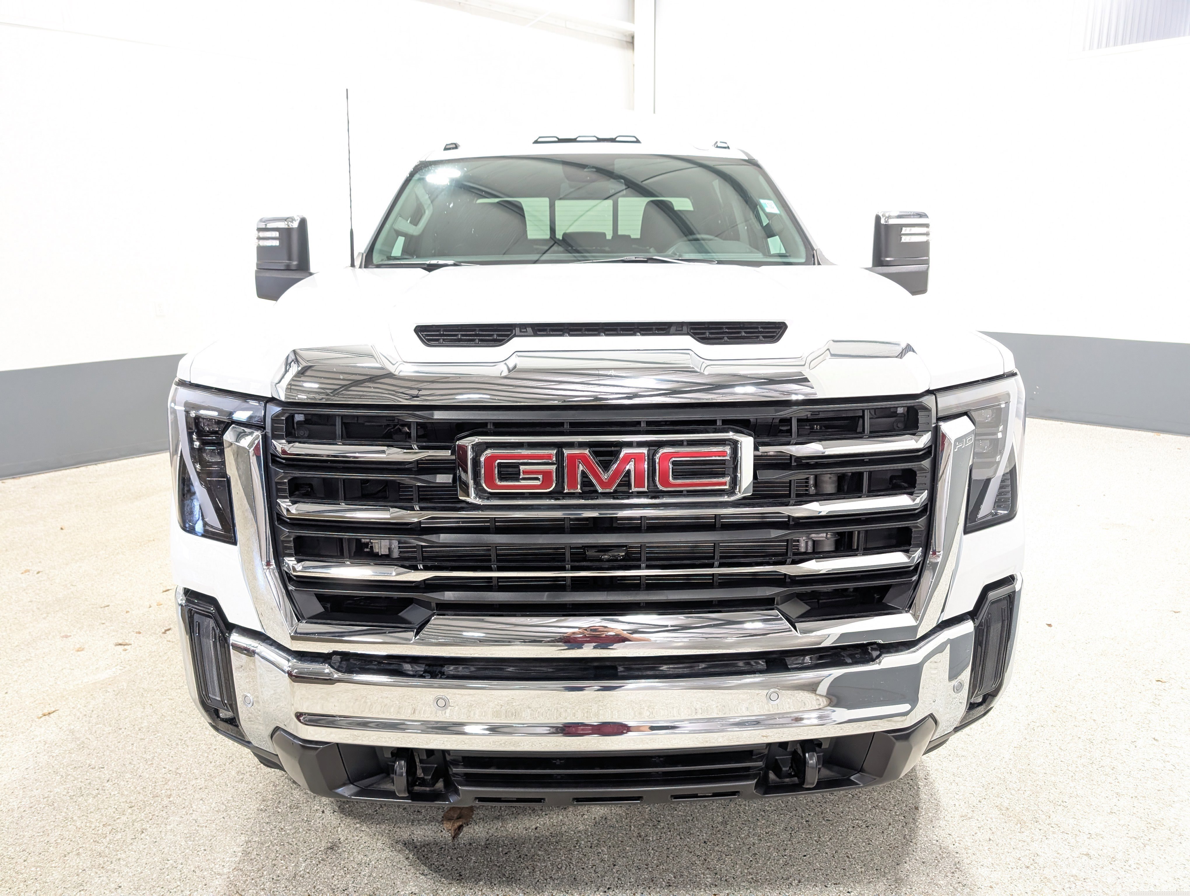 Used 2025 GMC Sierra 3500 SLT w/ SLT Premium Package image 8
