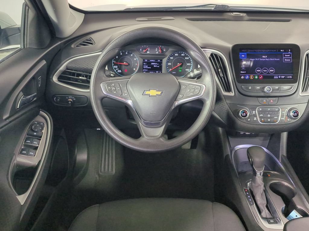 Used 2025 Chevrolet Malibu LT FWD image 16