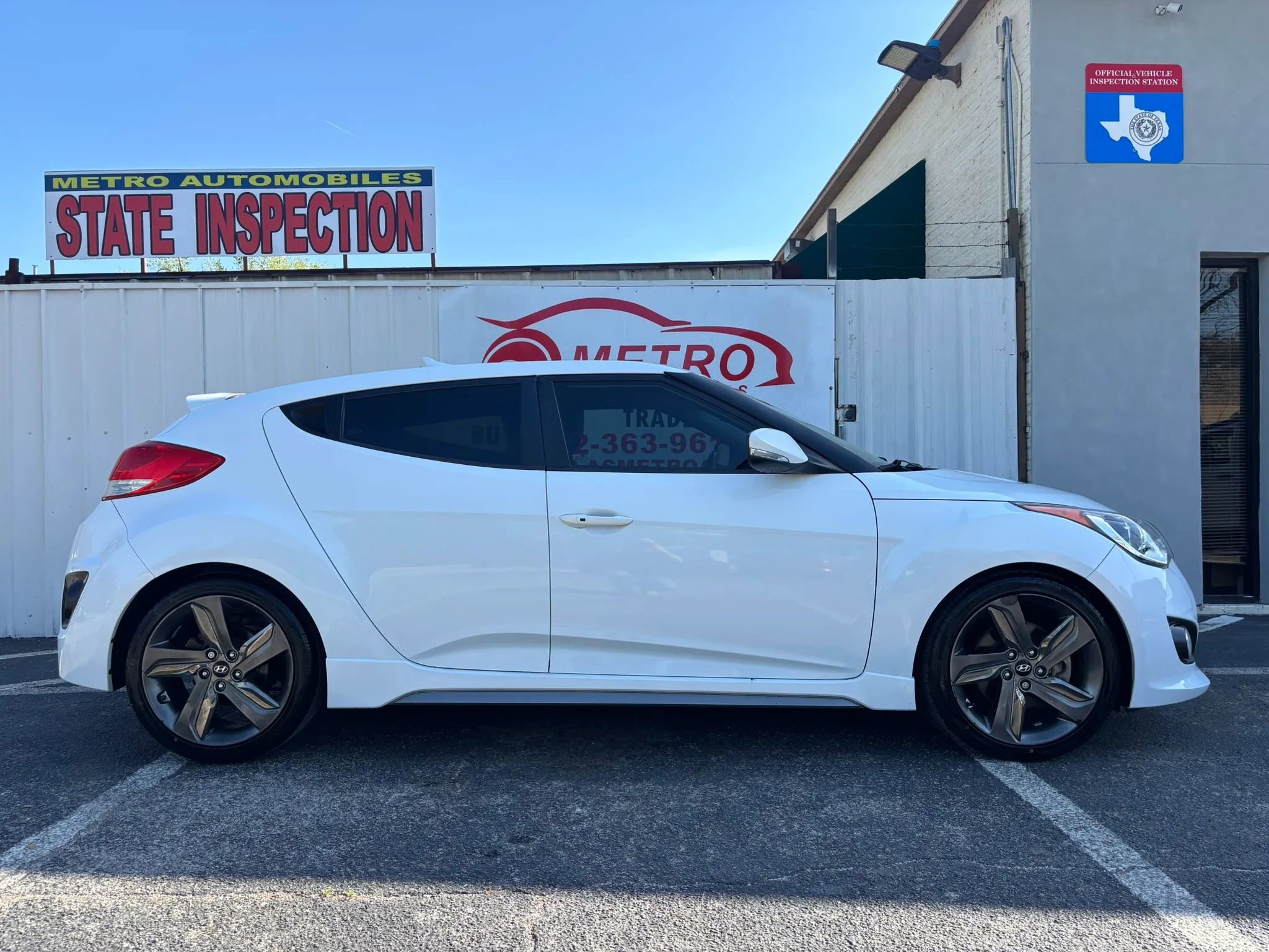 Used 2015 Hyundai Veloster Turbo FWD image 7