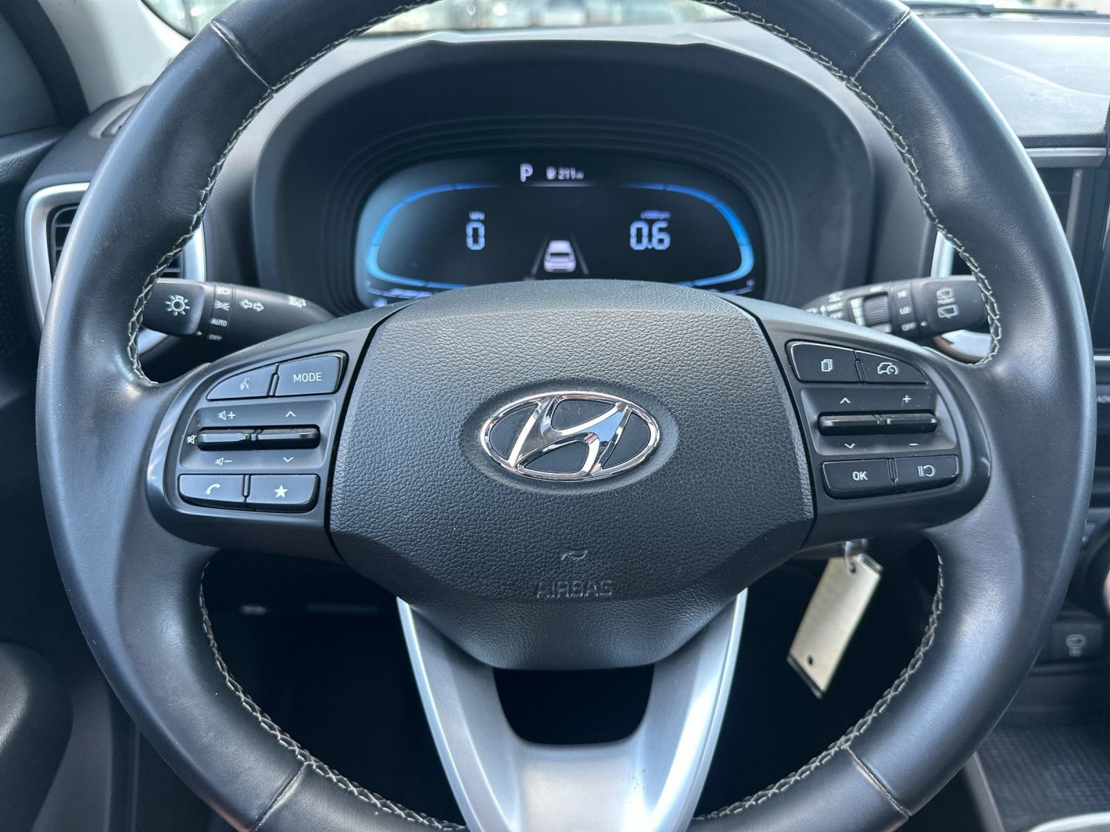 Used 2023 Hyundai Venue SEL FWD image 24