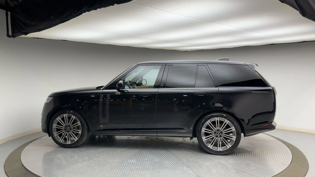 Used 2023 Land Rover Range Rover SE AWD/4WD image 5