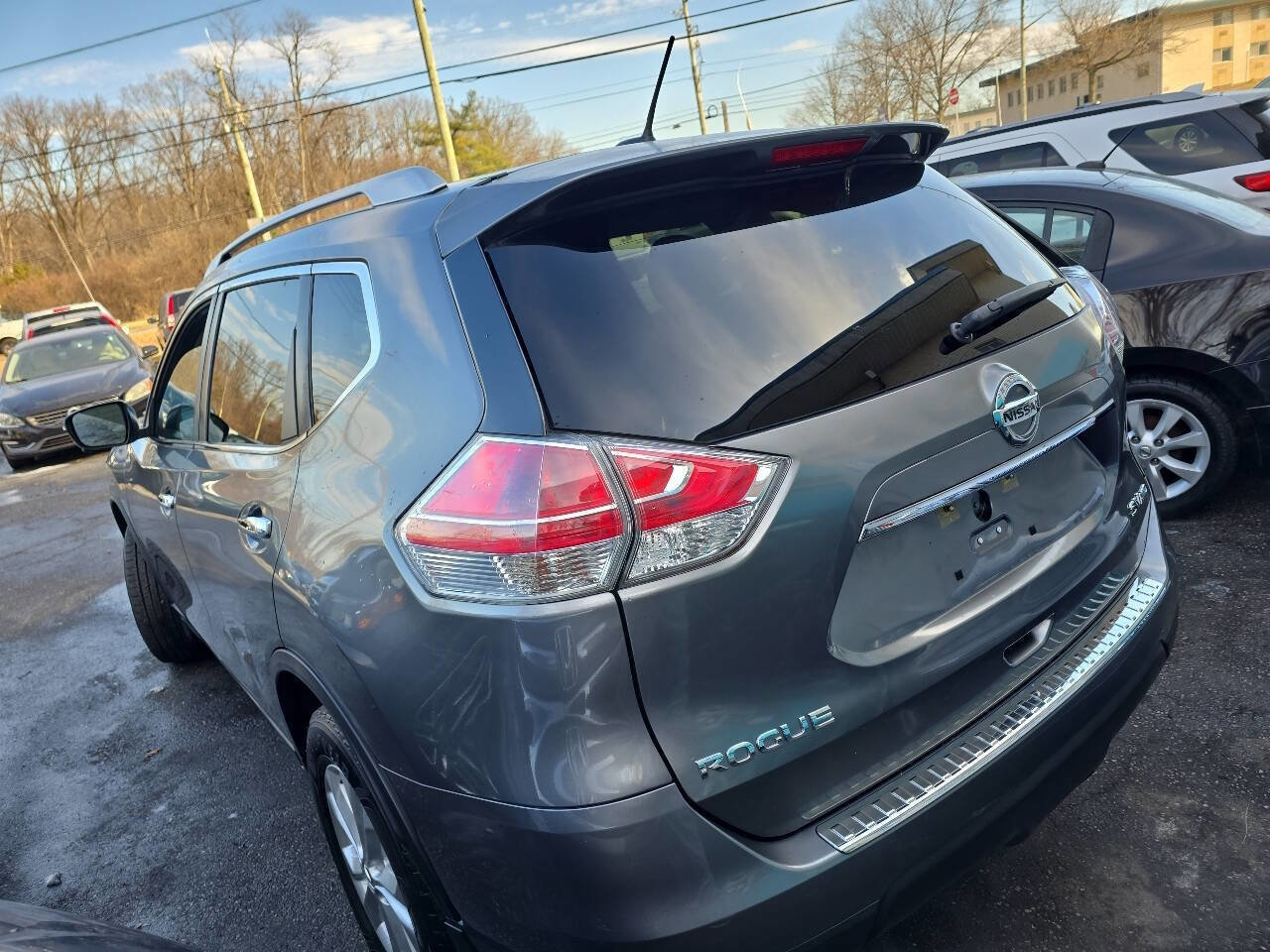 Used 2016 Nissan Rogue SV w/ SV Premium Package image 5