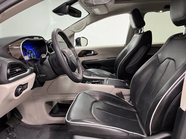 Used 2023 Chrysler Pacifica Limited FWD image 18