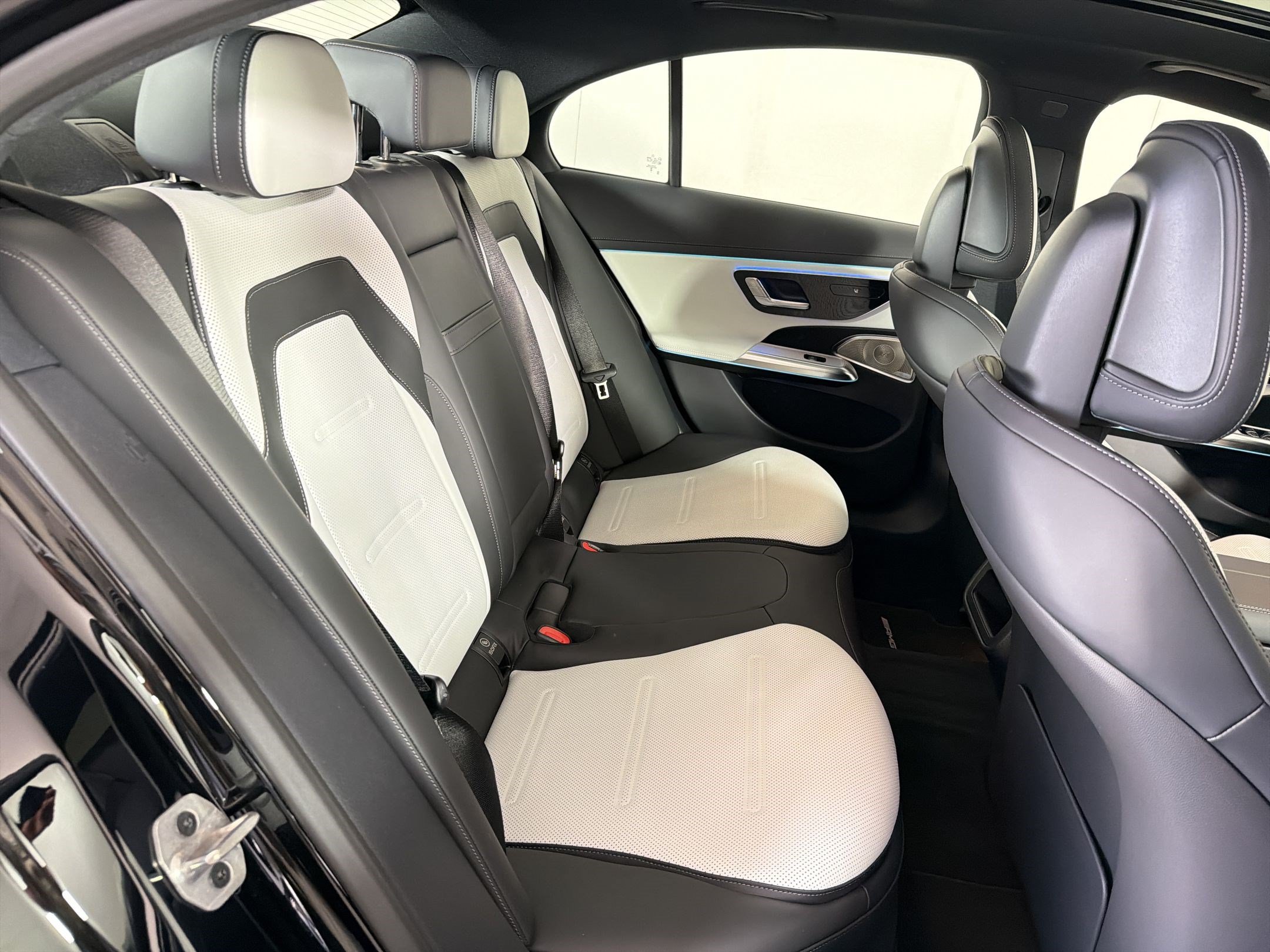 New 2026 Mercedes-Benz E 53 AMG e 4MATIC Sedan image 30